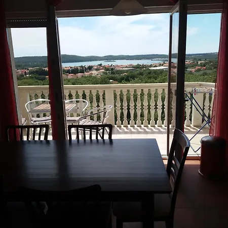 アパート With Sea View メドゥリン