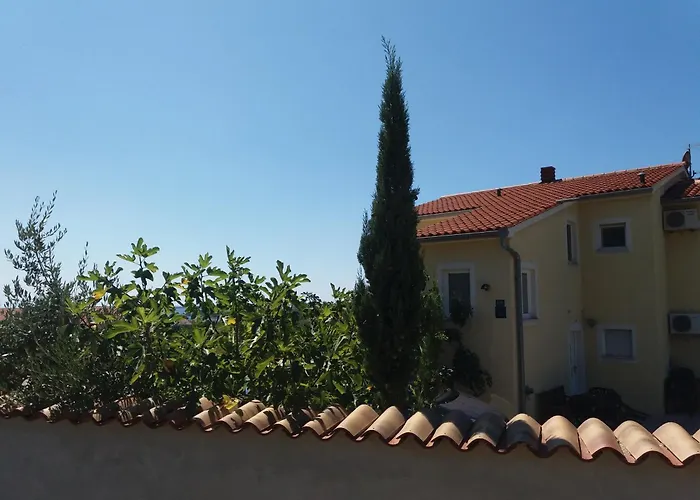 With Sea View Apartman