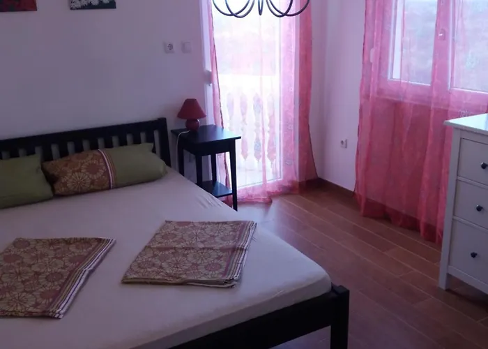 With Sea View Μεντουλίν