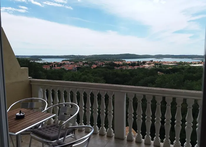 With Sea View * Μεντουλίν