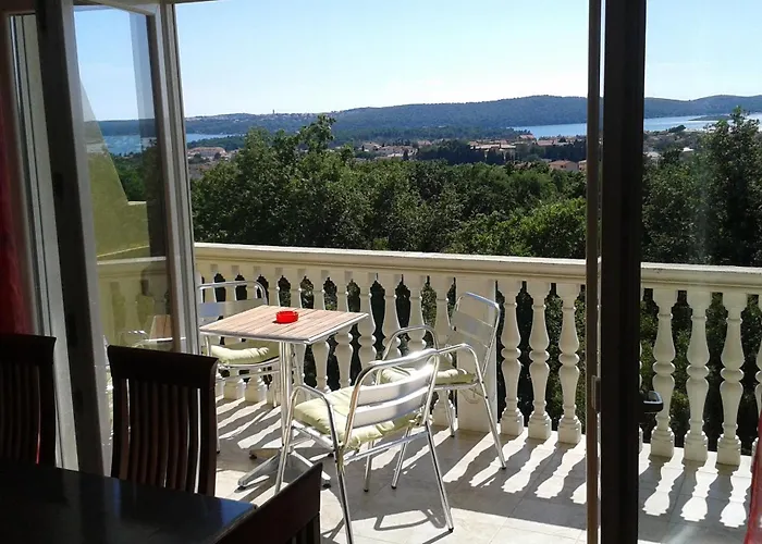 With Sea View *
