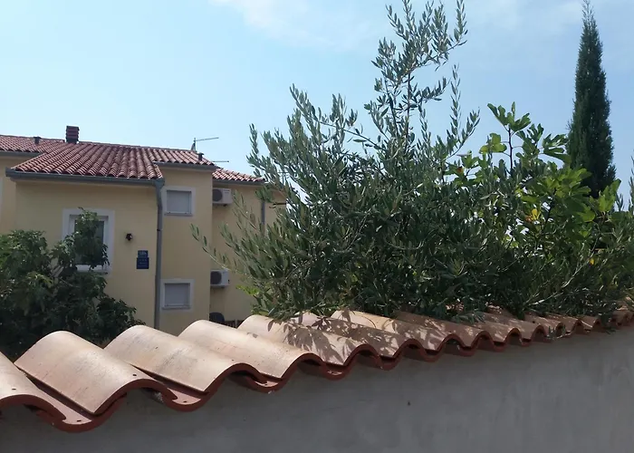 With Sea View Μεντουλίν