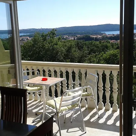 With Sea View *